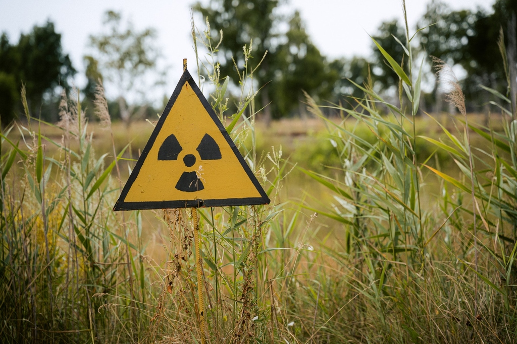 radioactive, radioaktiv, warnschild, warning, warnung